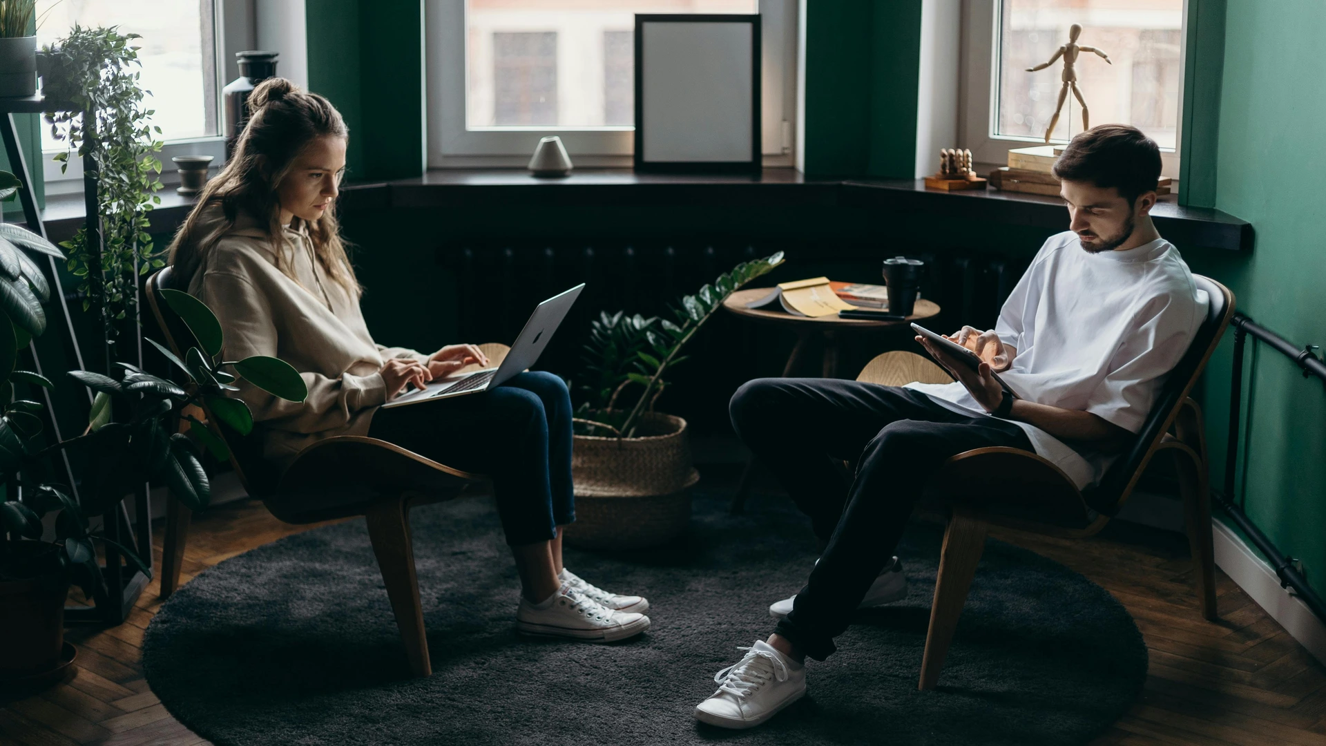 Unlocking Core Benefits of RAG for Employee Productivity 